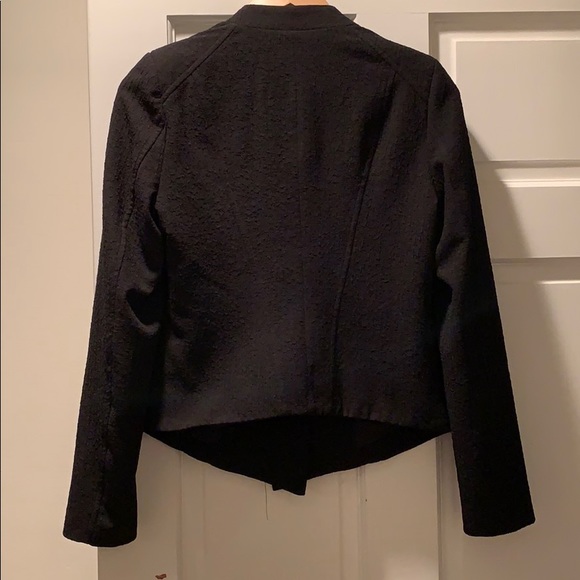 Black one button collar less blazer - Picture 5 of 5